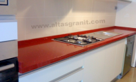 Çimstone recife mutfak tezgahı , Çimstone kompakt yapısı nedeniyle gözeneksizdir, kılcal çatlak barındırmaz, hijyeniktir. 