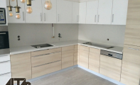 CALISCO quartz taş mutfak tezgahı ve tezgah arkası panel uygulaması. Türkiye'de üretilen yerli Kuvars taşlardan olan Calsco Kuvars Yüzey Kaplamaları ülkemizde Manisa'da kurduğu tesisi ile 15 yıla kadar garantili ürünler sunmaktadır. Diğer yerli Kuvars taşlar ÇİMSTONE, BELENCO, SADESTONE, CALİSCO dur.  