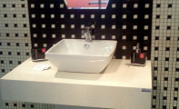 Çimstone ayaklı banyo tezgahı ve çimstone mozaik duvar kaplaması. Çimstone estetik ve şık görünümlü bir üründür. Çimstone Kadıköy yakası yetkili uygulama merkezi ALTAŞ Granit imalatıdır.