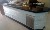 Çimtone bar bankosu alın ve yüzey kaplaması, orjinal çimstone ürünlerden imal edilir. Çimstone siyah - aynalı Savana ürün banko kaplaması.