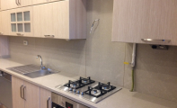 Cimstone Quartz taşlar grubunun 815 kod numaralı Smyrna ürününe ait mutfak tezgah seti ara panel uygulamasıdır. Firmamız Altaş Granit 20 yılı aşkın bir süredir Çimstone ürünlerinin İstanbul bölgesi uygulama merkezidir. Orjinal çimstone ürünlerin yanı sıra, Calisco Quartz, Sadestone, Belenco, Silestone ürünleri de uygulamalarımız arasındadır..