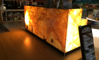 oniks karşılama bankosu, sarı onyx bar kaplaması,led ışıklı limon onyx bar kaplaması, ışıklandırılmış onyx mermer, onix mermer çeşitleri, onyx mermer çeşitleri, oniks mermer çeşitleri, limon onyx mermer banko, onyx marble counter, onyx welcome bench, yellow onyx bar cover, led light lemon onyx bar cover, floodlight onyx marble, onix marble types, onyx marble types, onyx marble types, lemon onyx marble counter 