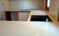 Çimstone Oasis mutfak tezgahı,çimstone mutfak arası panel kaplama, çimstone ada mutfak örnek uygulaması. Çimstone parlaklığını uzun yıllar korur, matlaşmaz.